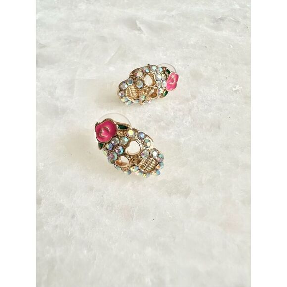Halloween sugar skull iridescent stud earrings with hot pink rose - Picture 1 of 5